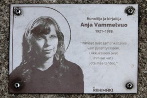 Anja Vammelvuo -muistolaatta. Kuva: Jari Linnavuori